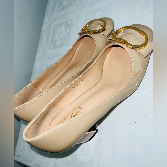 Patent cream leather heels - Picture 7 of 7